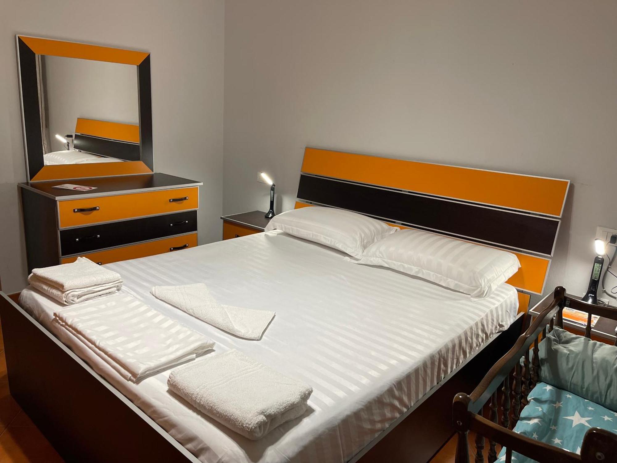 City Center Apartment Galeria Тирана Екстериор снимка